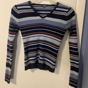 Vintage blue long-sleeved v-neck striped top